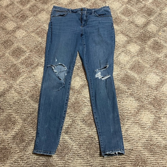 Universal Thread Denim - Universal Thread Distressed High Rise Skinny